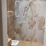 White * Тирана